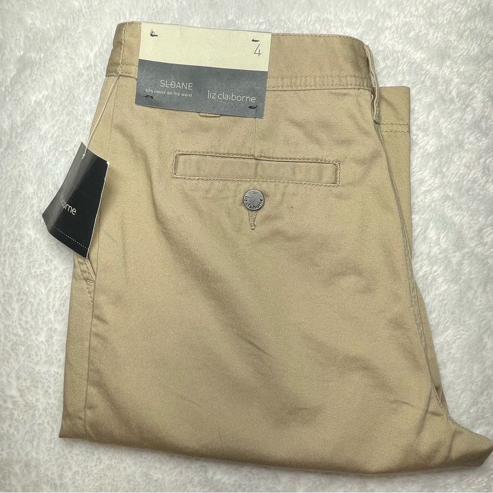 Women’s Walking Shorts | Size 4